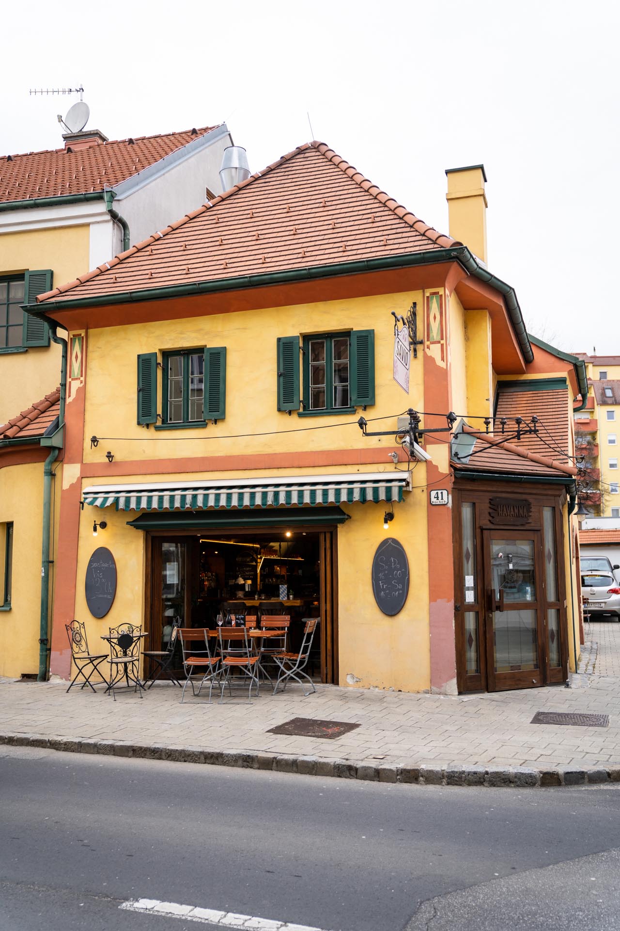 Café Savio - Ganzes Gebäude von außen